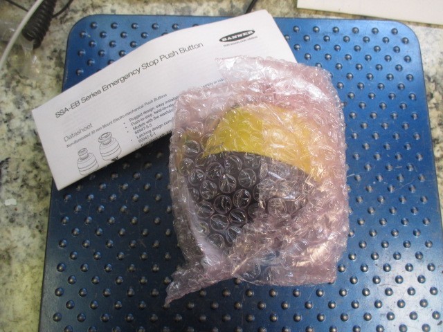 NEW BANNER EMERGENCY STOP BUTTON 25294 SSA-EB1P-02ECQ4