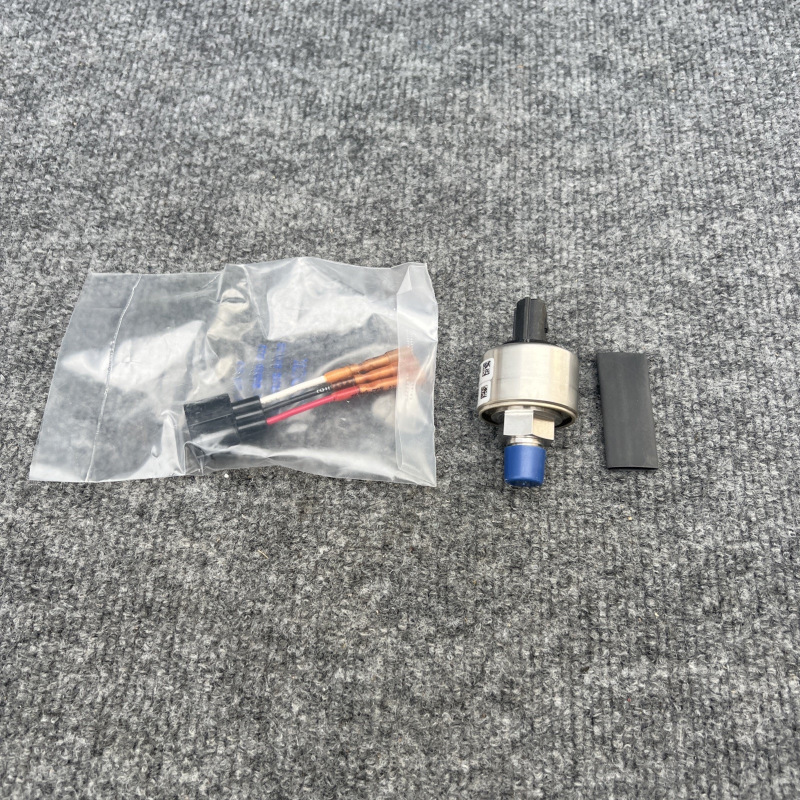 York International 325-25927-600 Oil Pressure Transducer New Other