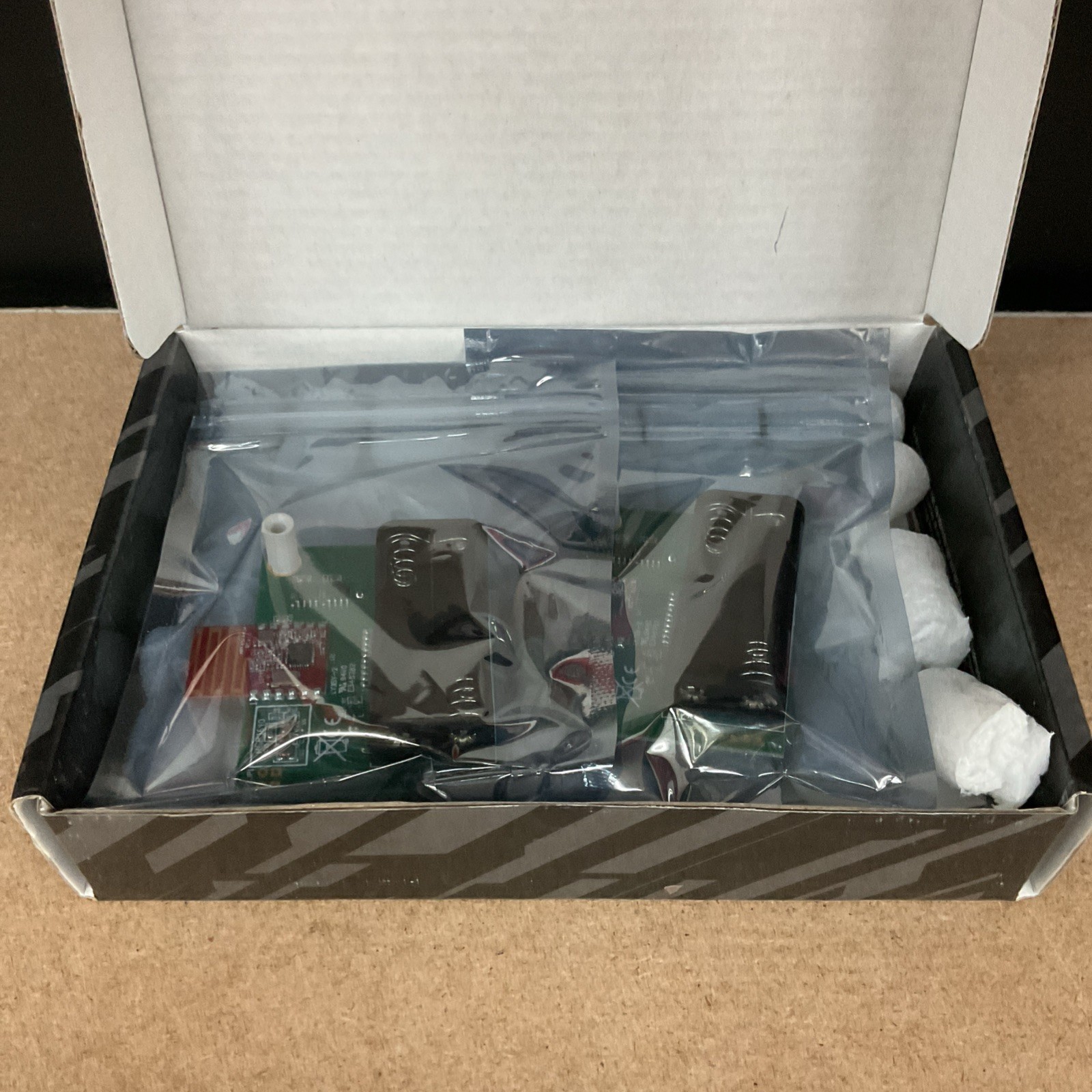 Microchip Development Tools DM182016-3 MiWi Demo Kit – 915 MHz MRF89XA