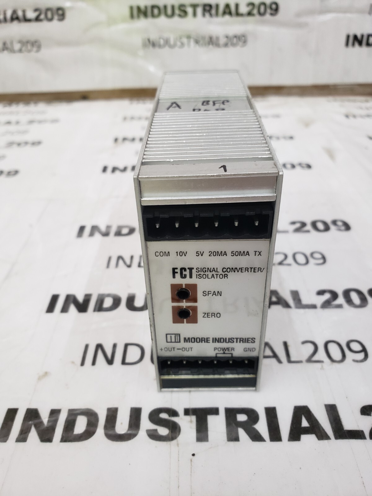 MOORE SIGNAL CONVERTER ISOLATOR FCT/4-20MA/.25-40 MV/U-NJ