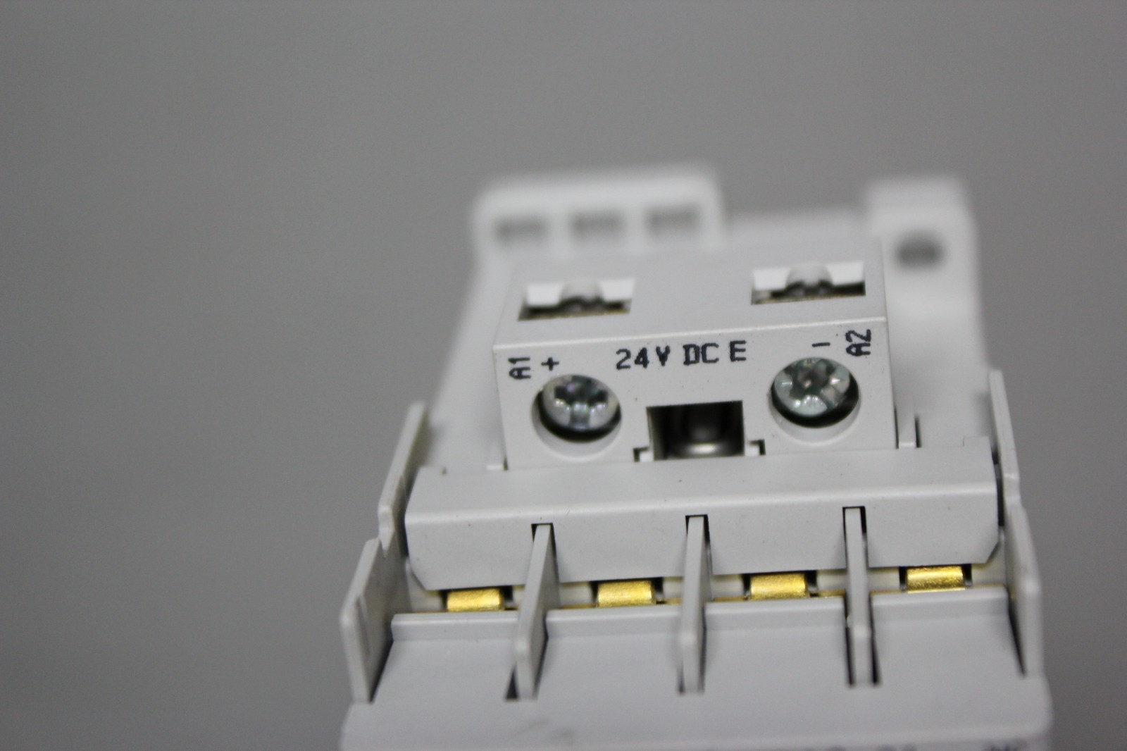 ALLEN BRADLEY C09 01 CONTACTOR 24VDC COIL 100-C09EJ01 SER. A W/ 100-F AUX CONACT