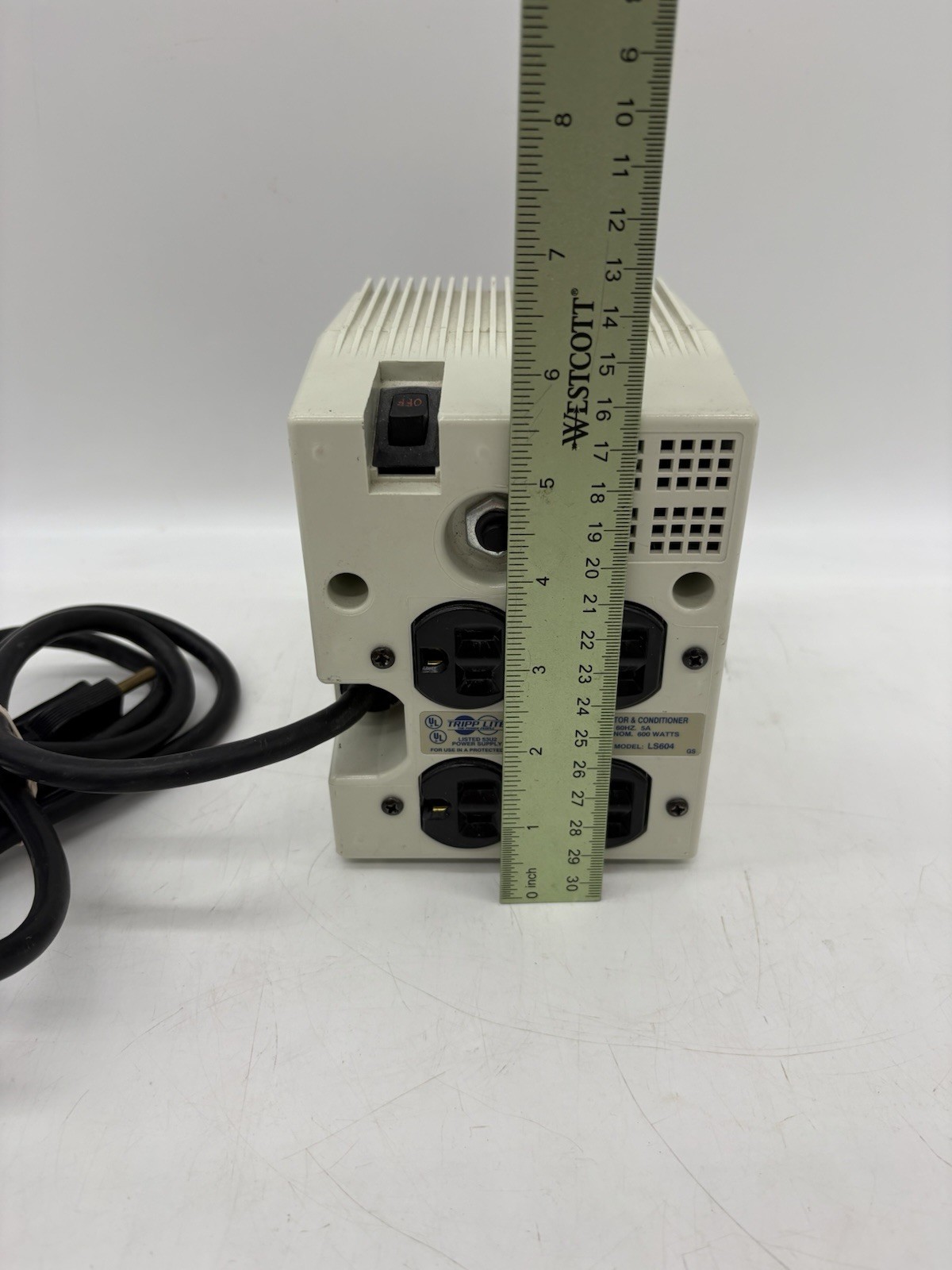 TRIPP LITE LS604 Voltage Regulator & Conditioner 4 Outlet Output 600 Watts WORKS