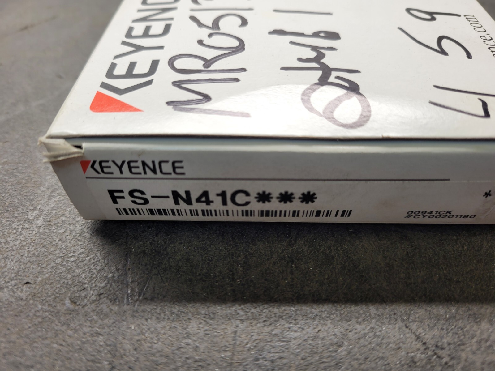 Keyence FS-N41C Sensor.