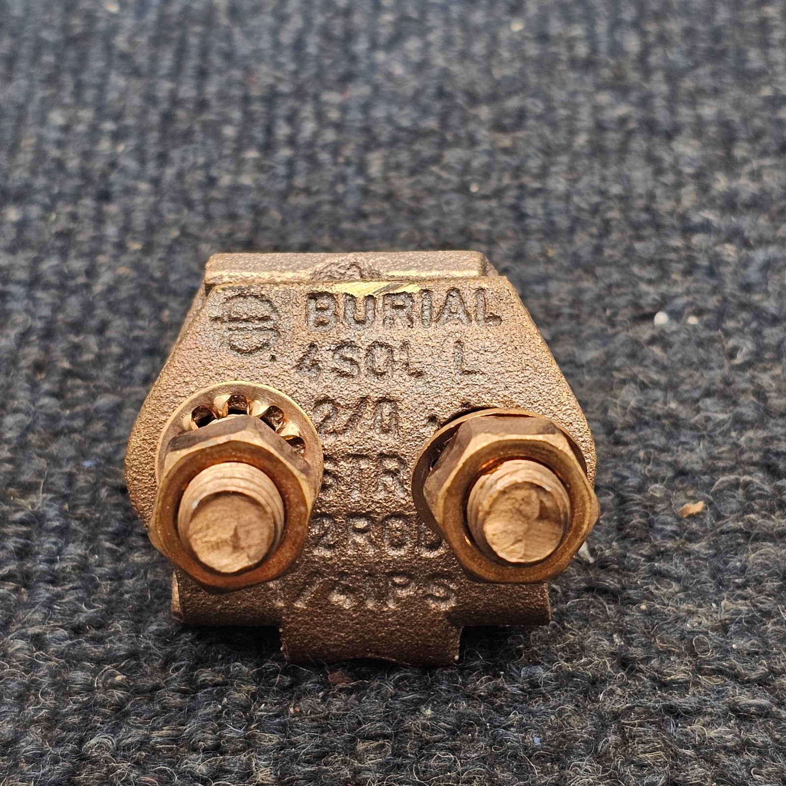 Burial Grounding Connector, Copper Alloy 4 SOL-2/0 STR 1/2 ROD 1/4 IPS