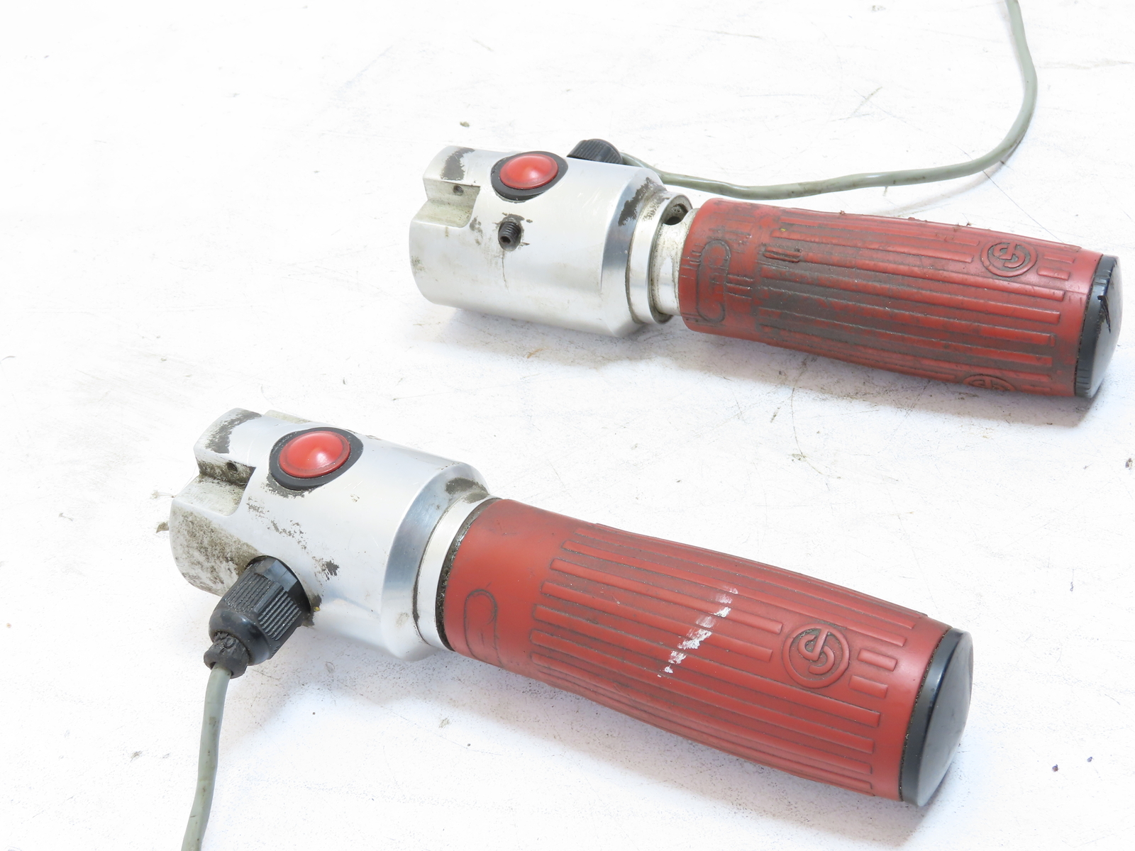 Chicago Pneumatic 2-Hand Safety Thumb Switch Left/Right Set 1-N.O. Contact