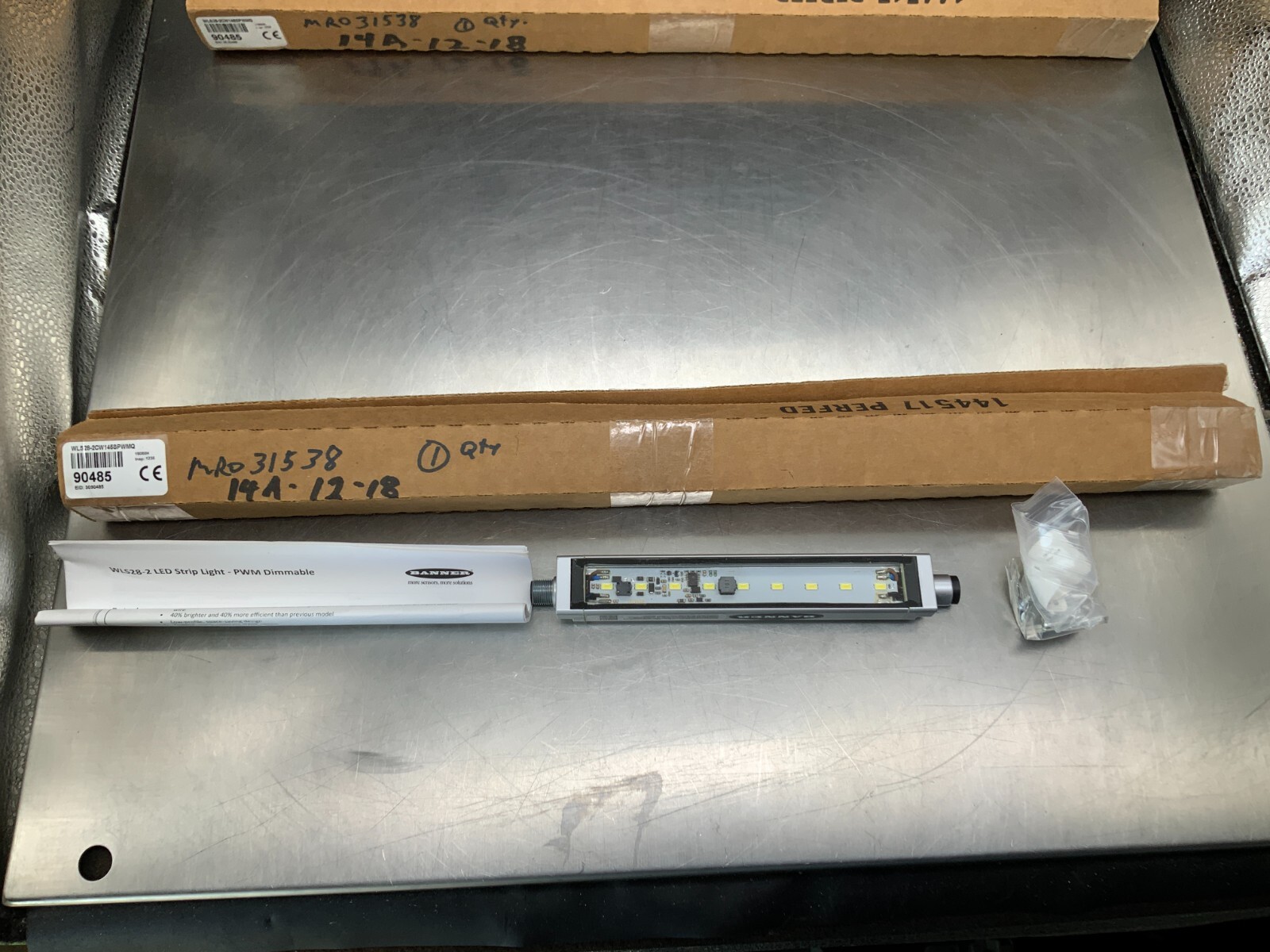 Banner WLS28-2CW145SPWMQ LED Light Strip PWM Dimmable 90485