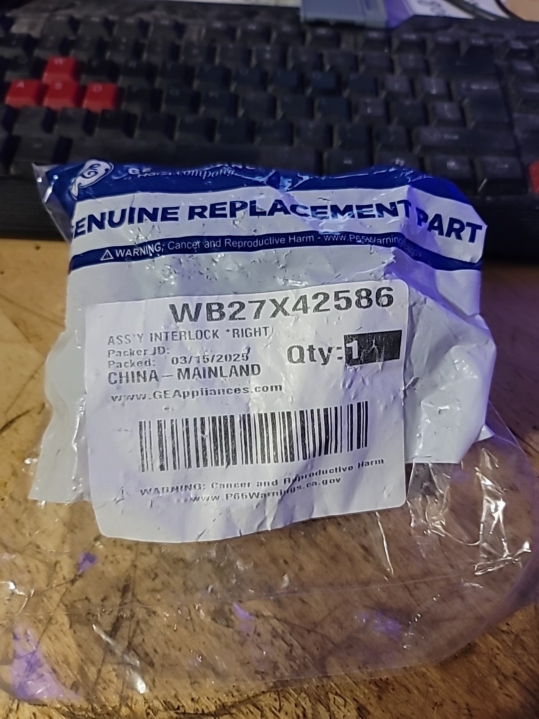 GE WB27X42586 Assy Interlock Right 1/2″ Plastic Appliance Part