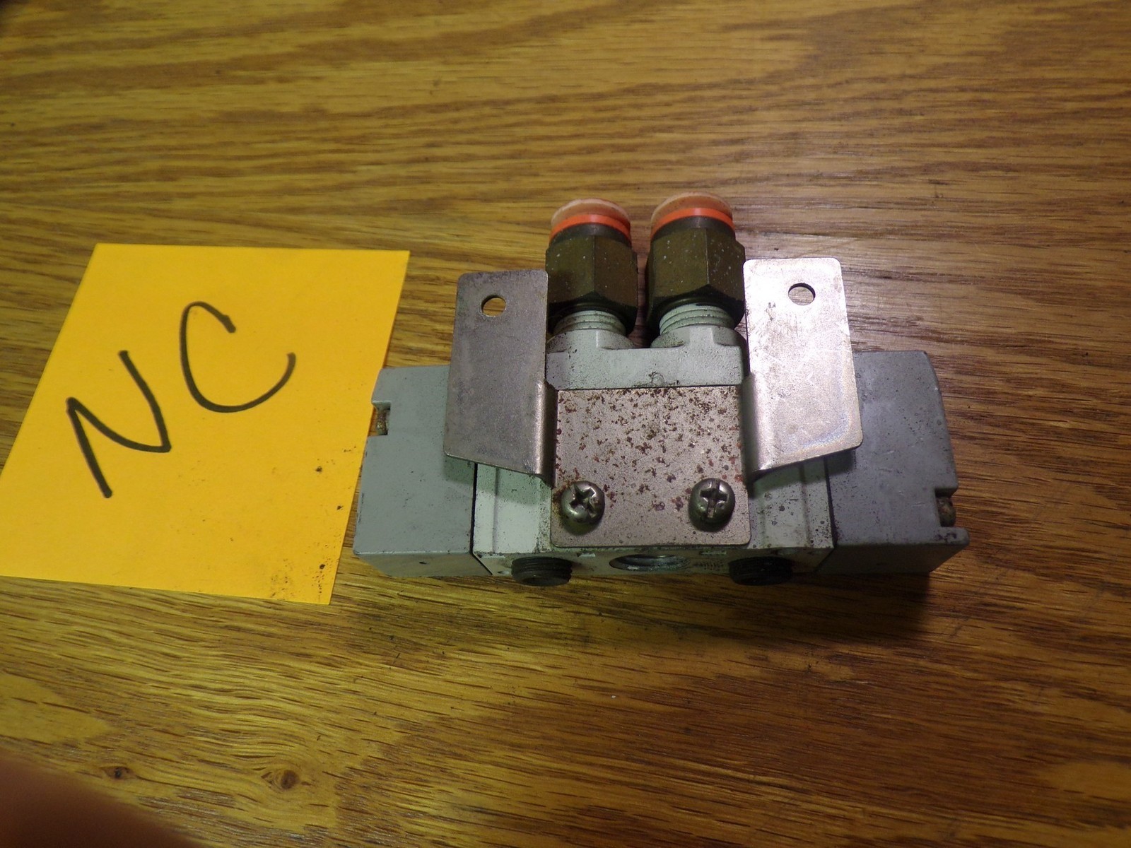 SMC SYA7220-02T Air Valve w/ Bracket *FREE SHIPPING*