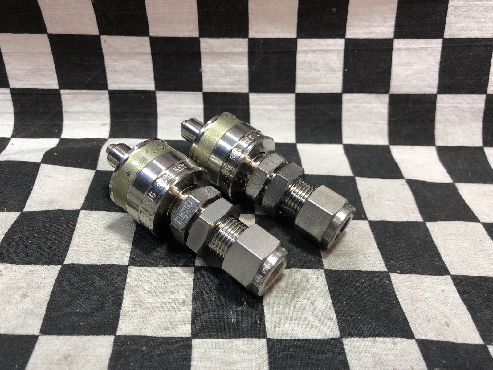 SWAGELOK Bulkhead Body Quick Connect 3/8″, SS-QC6-B1-600K1, LOT OF 2, #1370R5