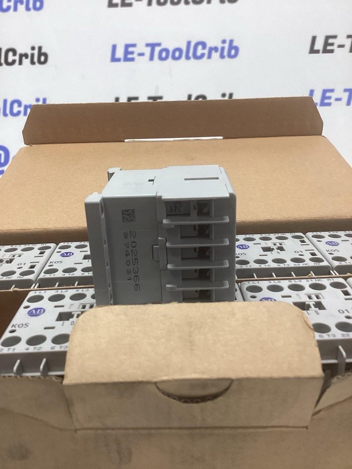 Allen Bradley 100-K05*01 SER A Mini Contactor 24V DC Coil J-286
