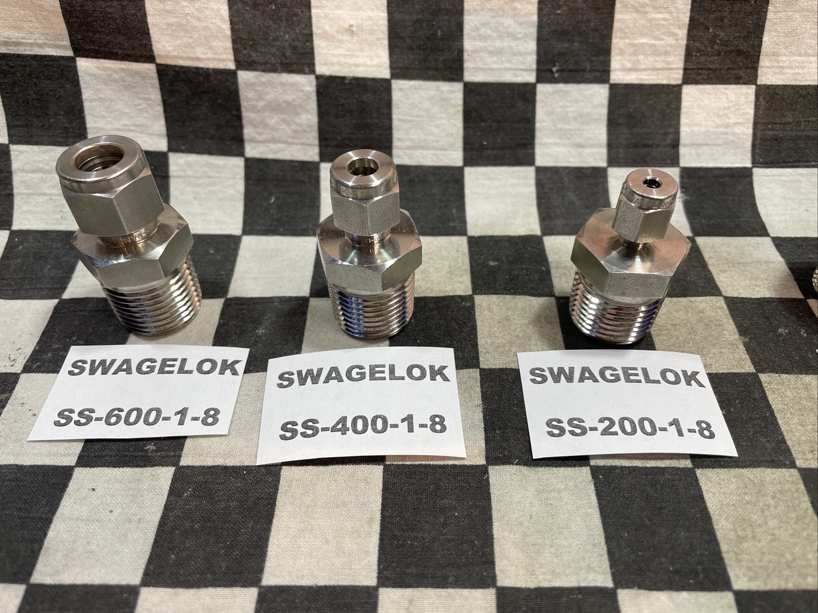SWAGELOK SS-200-1-8 SS-600-1-8 SS-400-1-8 SS-810-1-6 SS-400-1-4, LOT OF 8#1176Z3