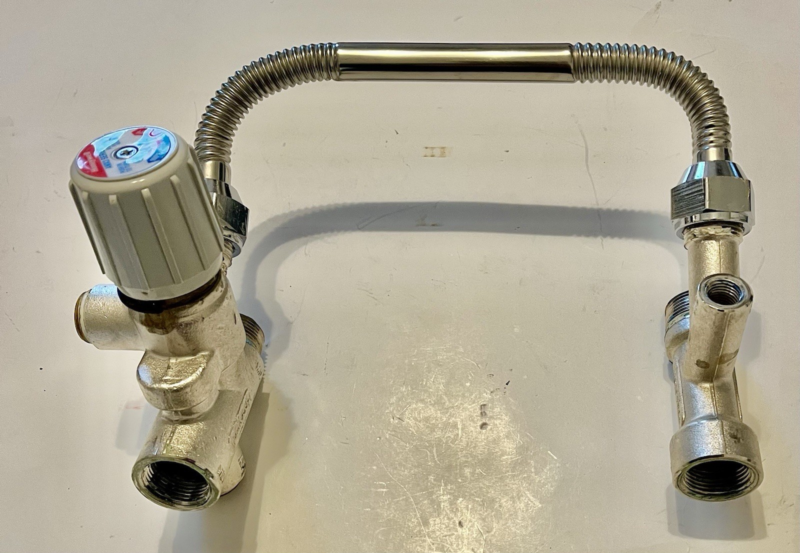 Honeywell AMX300TLF Direct Connect 3/4” Mixing Valve 8″ SS Corrugated Connector