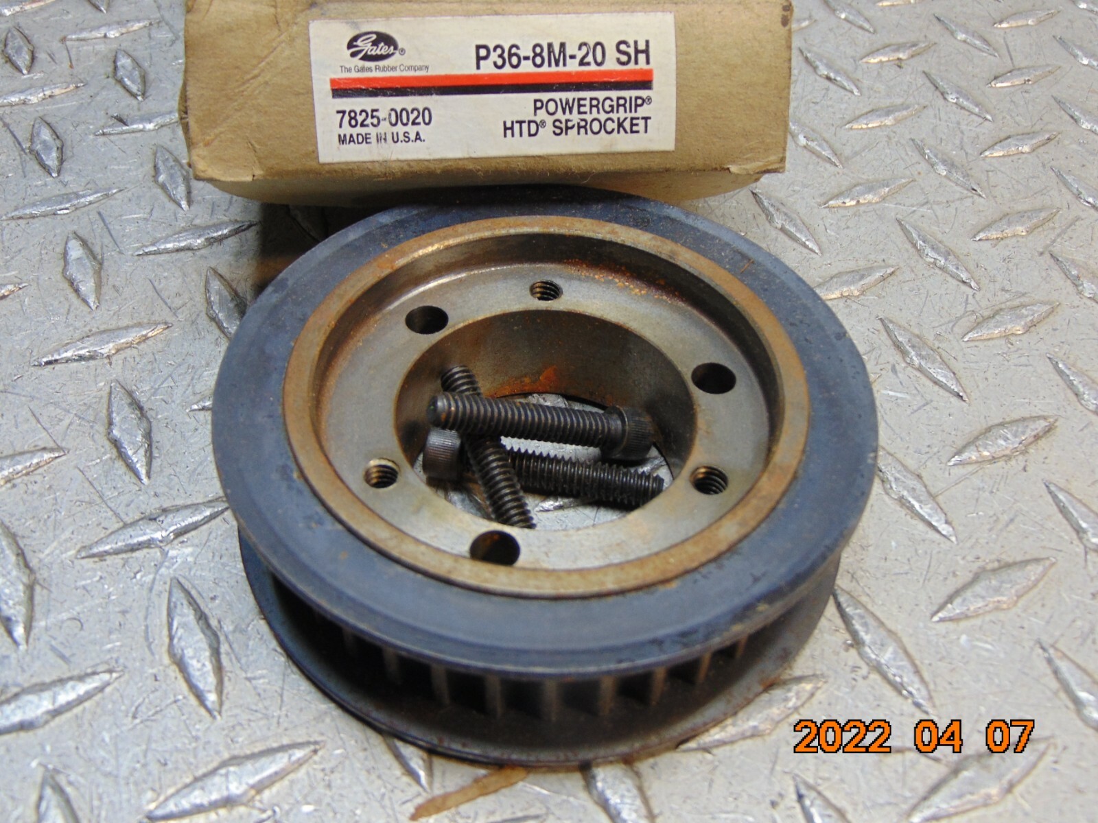 NEW GATES P36-8M-20 SH HTD POWERGRIP SPROCKET