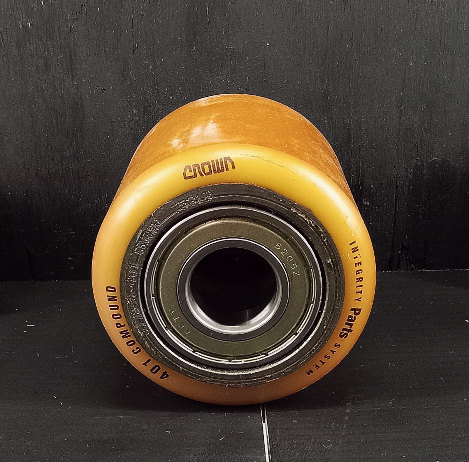 1 NEW CROWN 3.25X3.25X1” COMPOUND 401 POLYURETHANE WHEEL NNB ***MAKE OFFER***