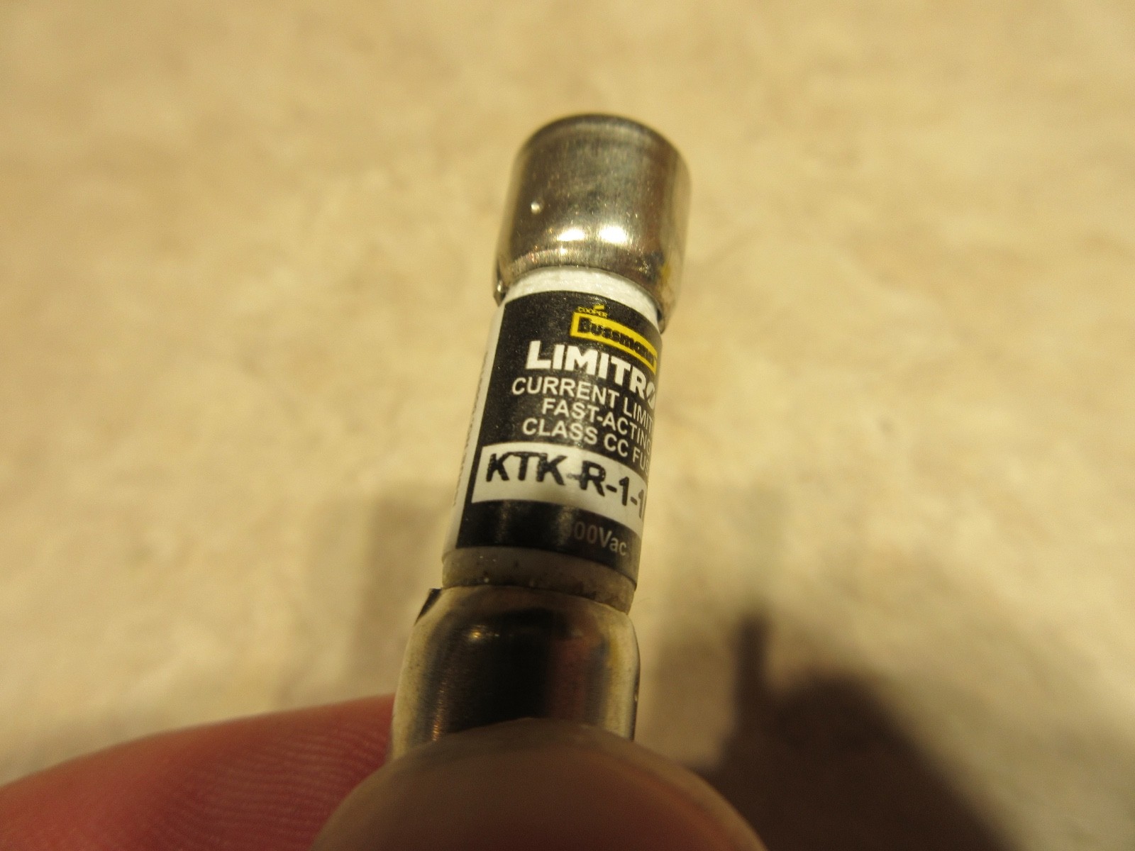 BOX OF 10 BUSSMANN KTK-R-1-1/2, 600VAC FUSES 1.5A, AB0350