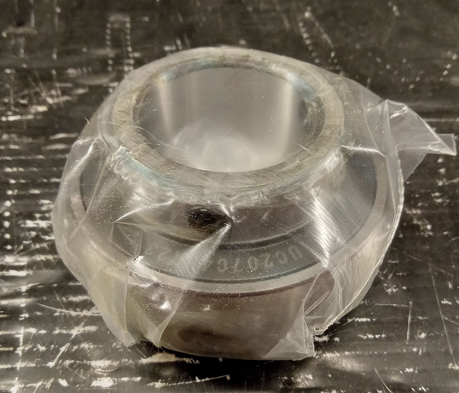 1 NEW AMI UC207C4HR23 INSERT BALL BEARING NIB ***MAKE OFFER***