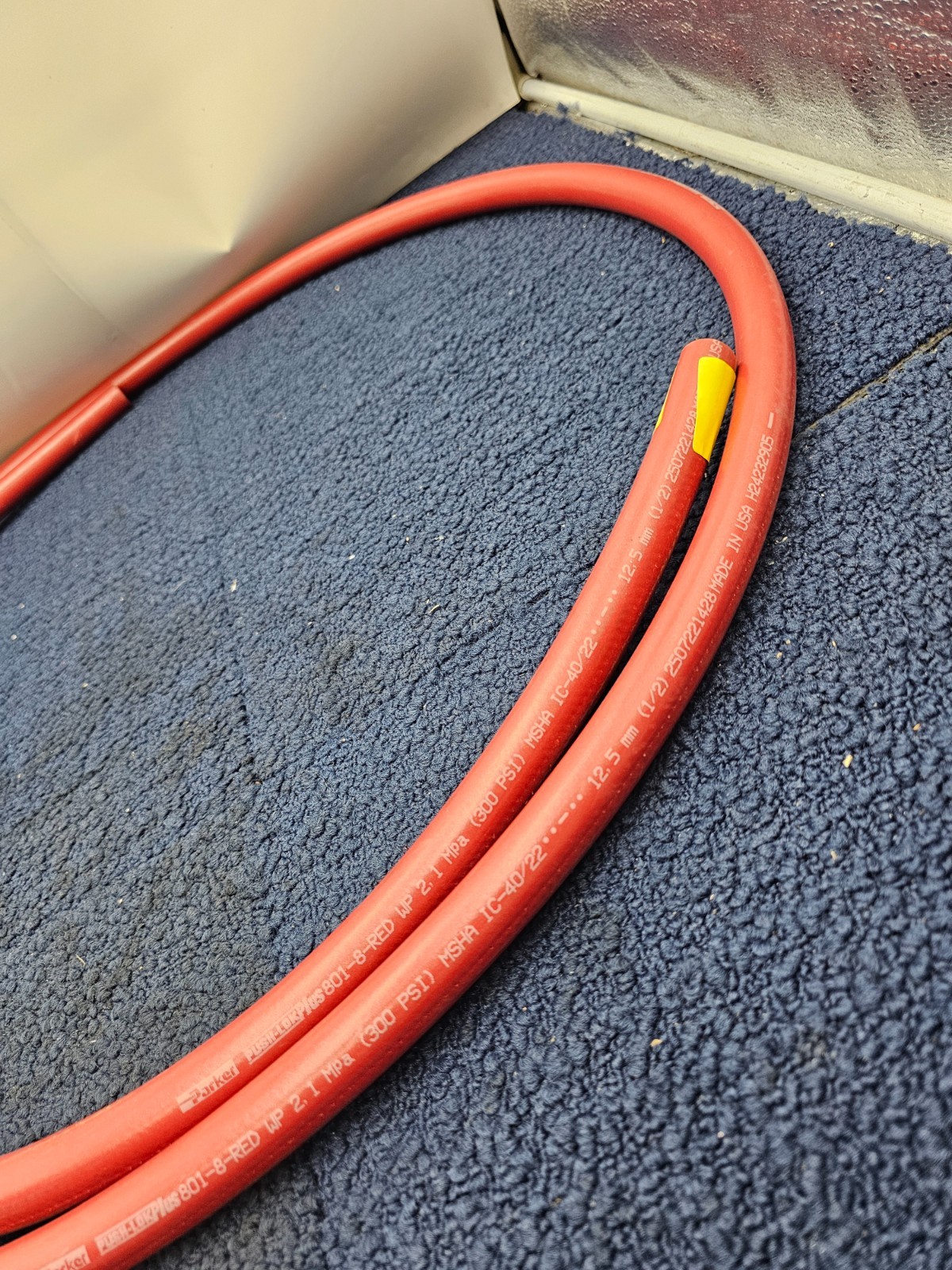 Parker 801-8-RED Push-Lok Plus Multipurpose Hose 300 PSI 1/2″ x 9 ft. Red