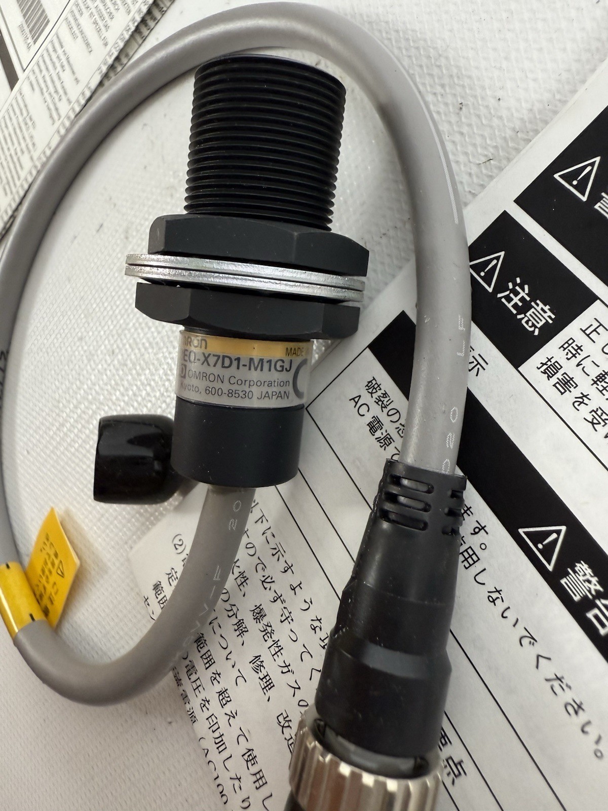 NEW Omron Proximity Switch E2EQ-X7D1-M1GJ. 12v – 24v