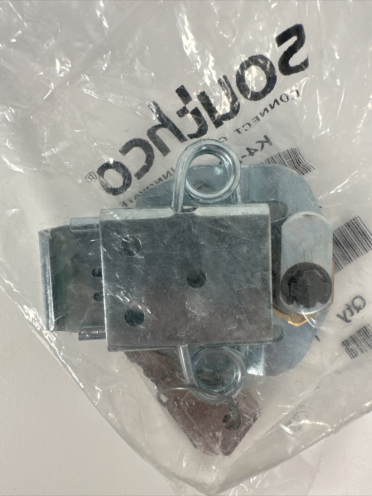 SOUTHCO K4-2833-07, ROTARY DRAW LATCH,, NEW 1000101237 with 2 key’s