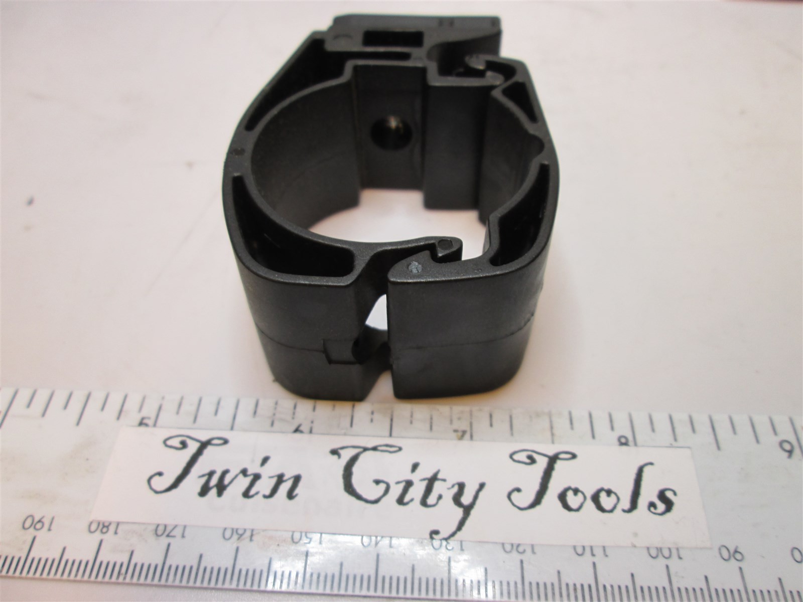 Parker 6697 40 01 Black Polyamide 40mm Pipe Clamps w/ 1/4″ Threads – Lot of 8