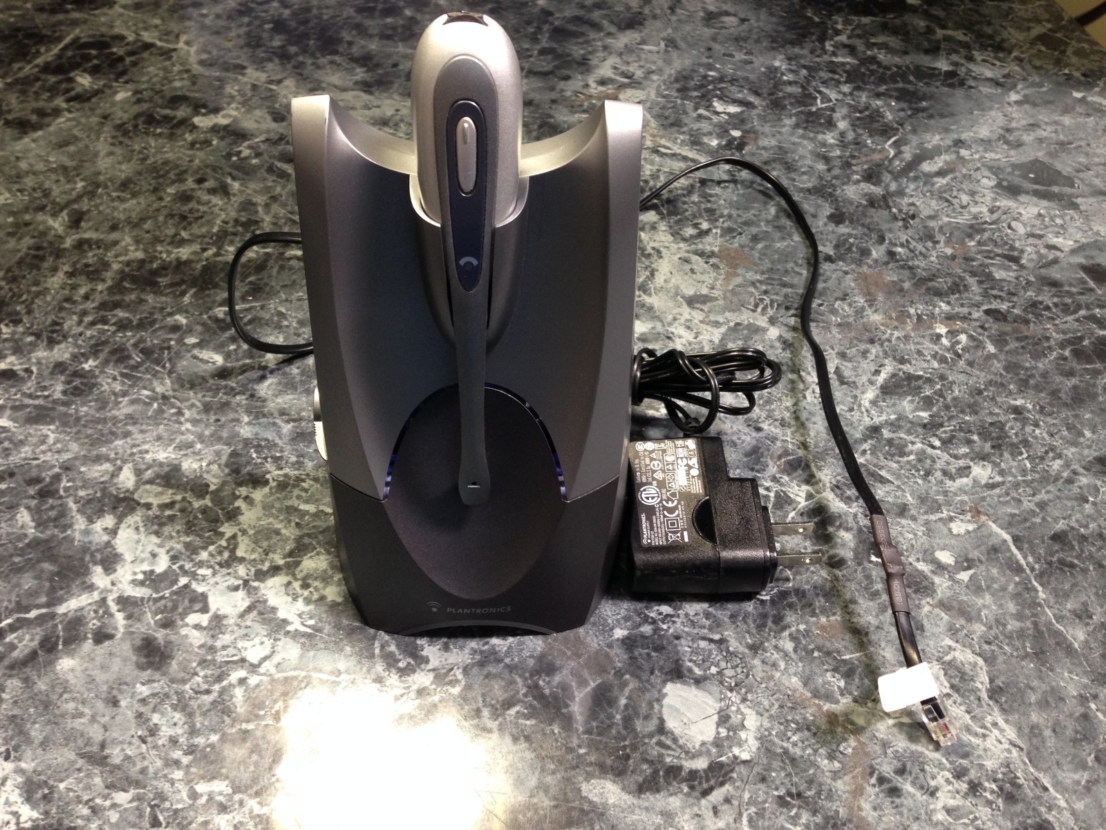 Plantronics CS50 Wireless Headset W/ Charging station and Charger and RJA cable