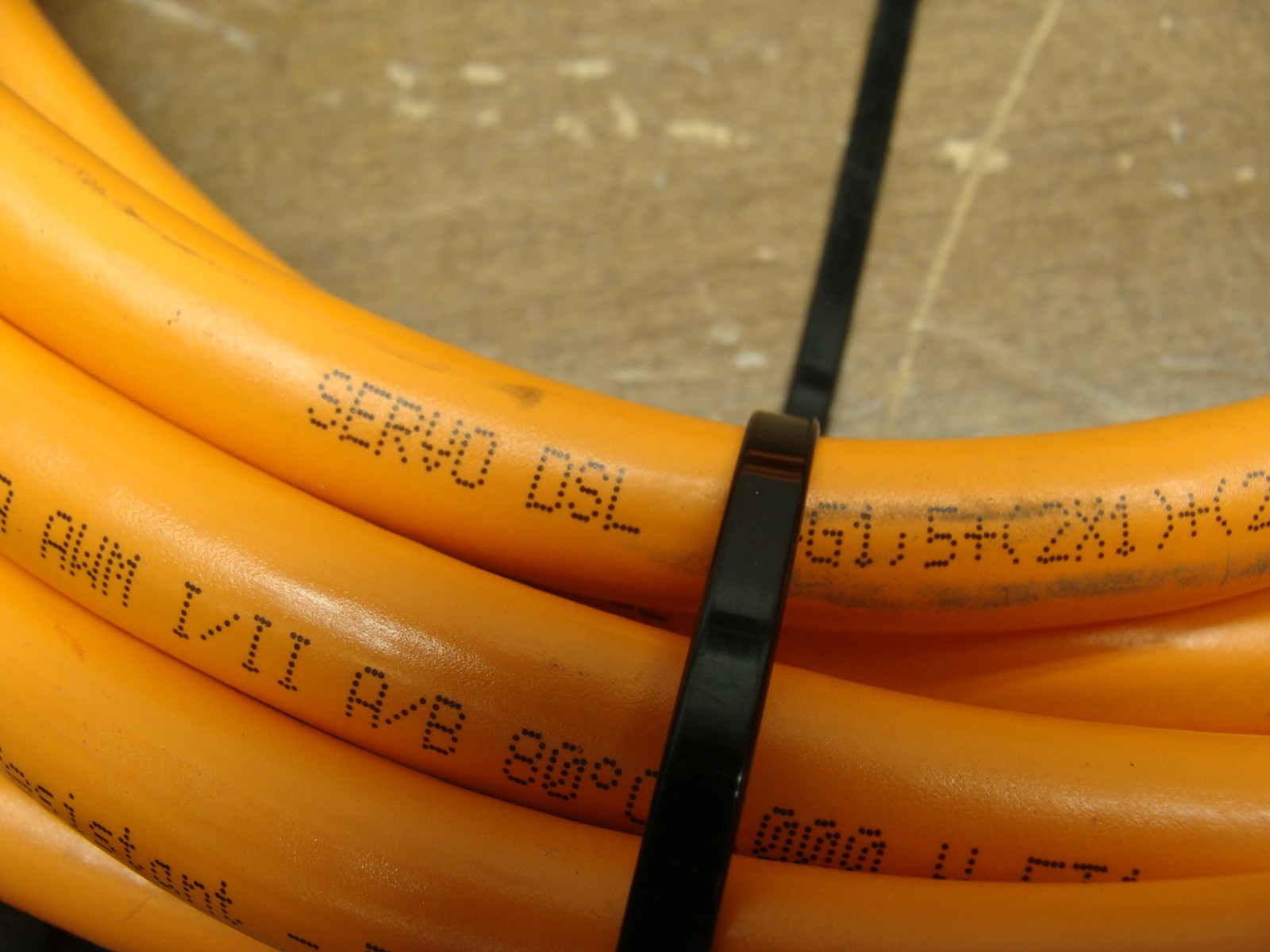 KOLLMORGEN HYBRID SERVO CABLE AKD CCJ1A2-015-006-00 HIPERFACE DSL/SFD3 240V 6A