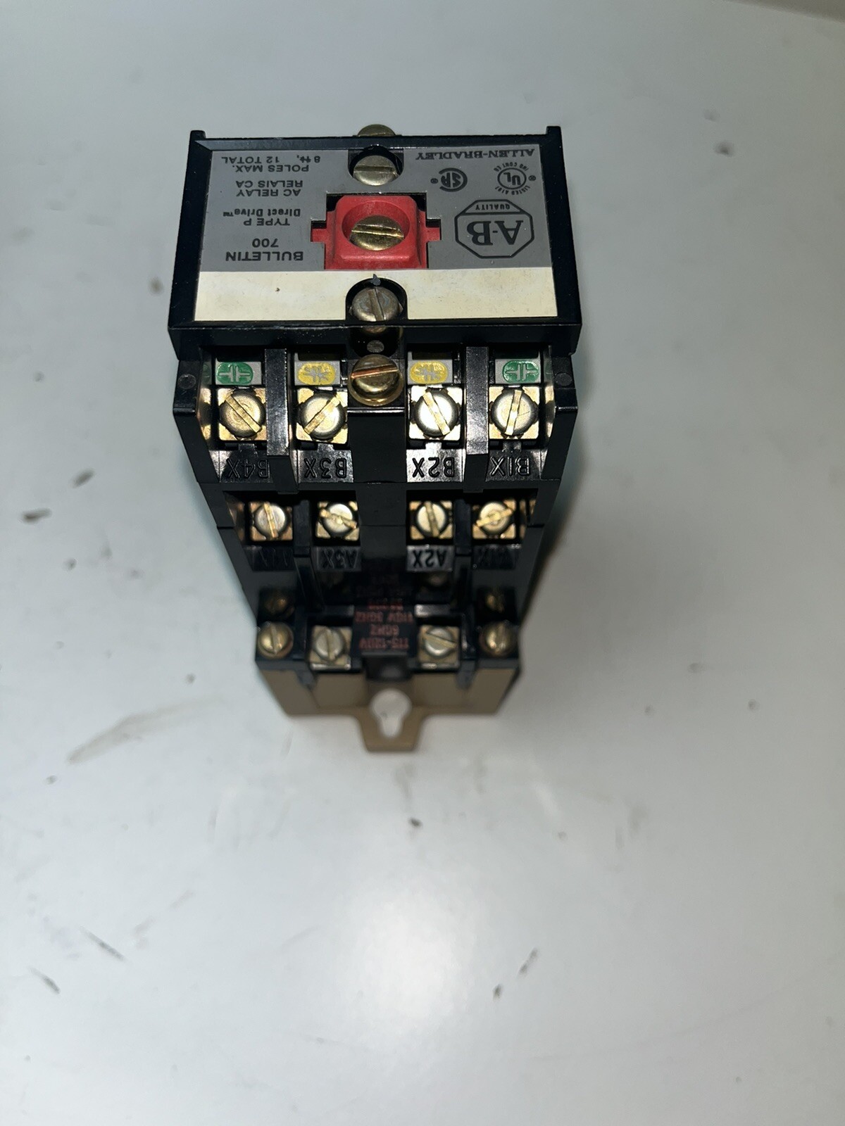 New ALLEN-BRADLEY 700-P440A1 TYPE P CONTROL RELAY. 115-120V 60HZ / 110V 50HZ New
