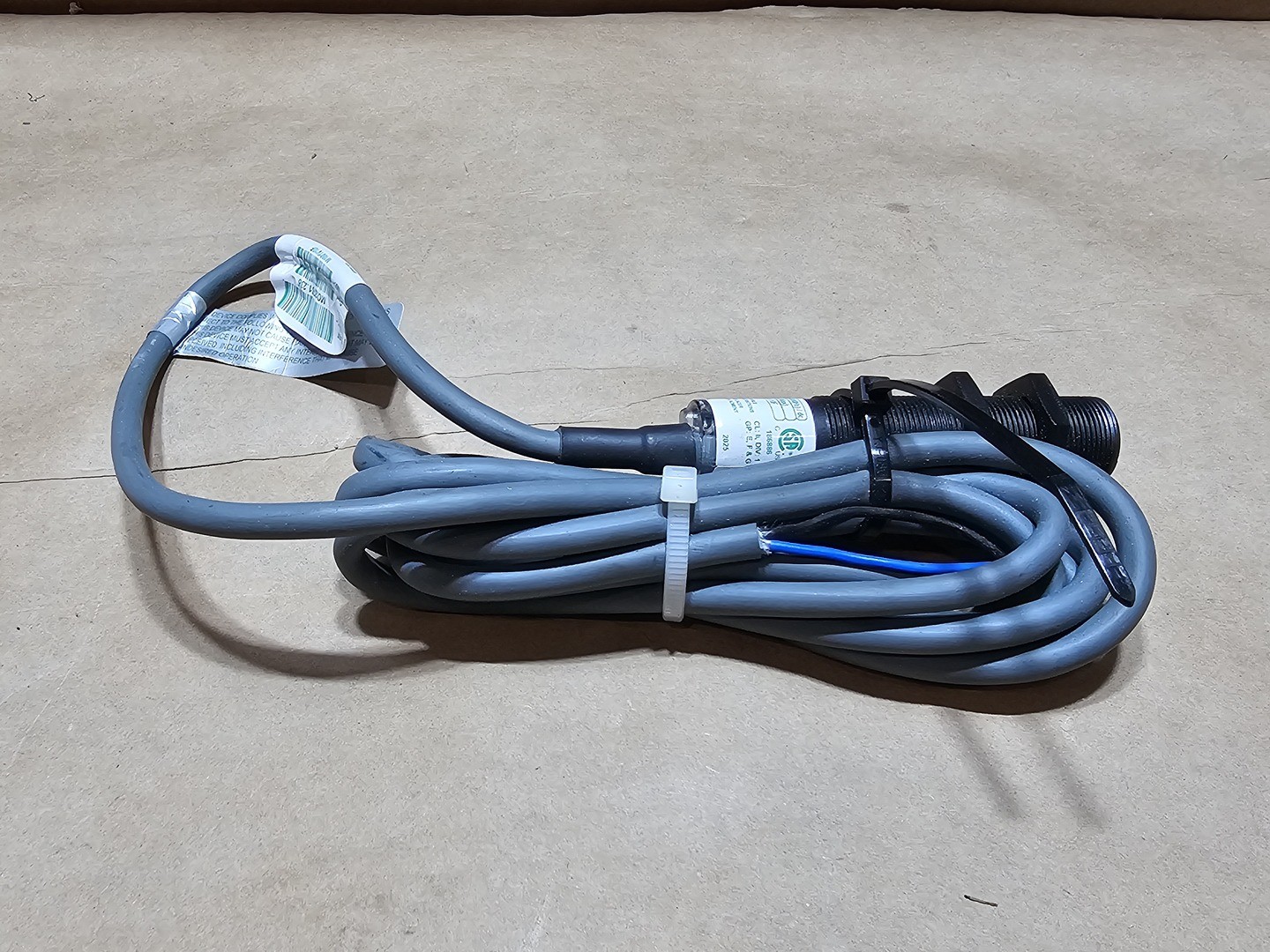 NEW 4B Components LTD M1001V10F Stopswitch – Electrical