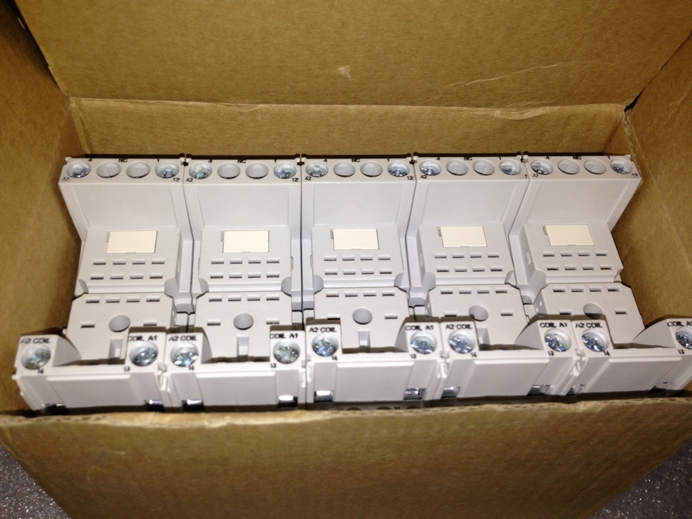 Lot Of 10, Italiana ReleRELAY BASE 2-POLE, ZMD, SHIPSAMEDAY #1542a10