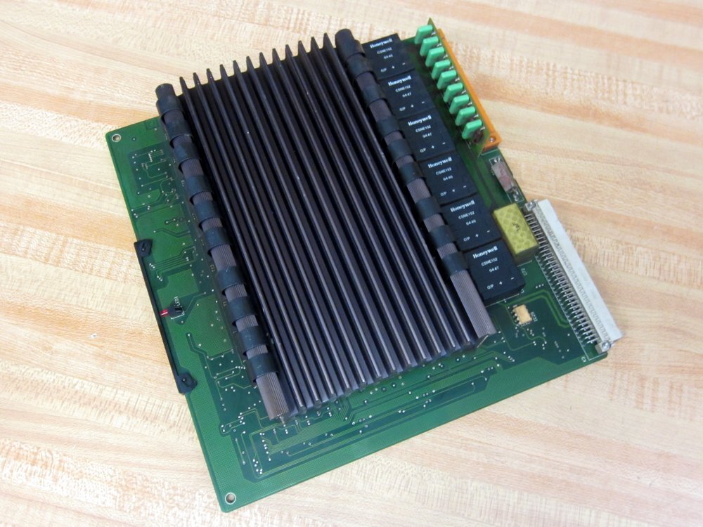 ABB 3HAB2207-1 Servo DSQC 236D 3HAB2207-1/1 – GME:91005-345-F