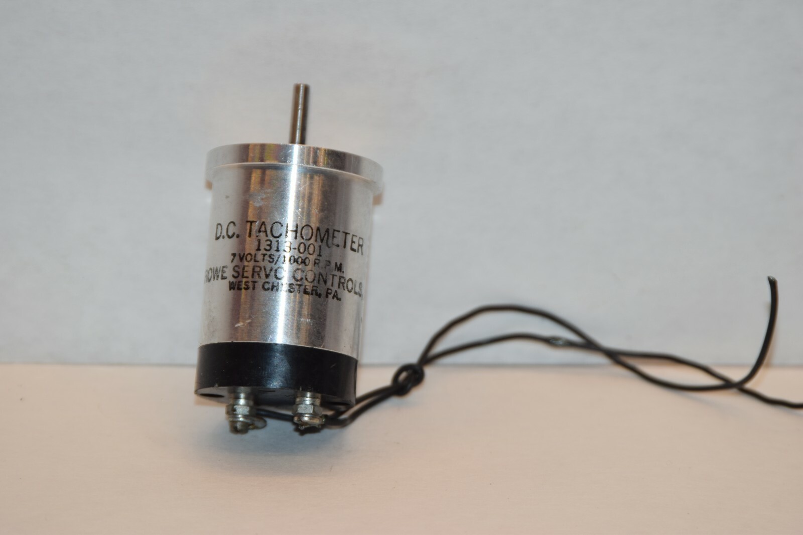 HAROWE SERVO 1313-001 7V 1000rpm DC TACHOMETER