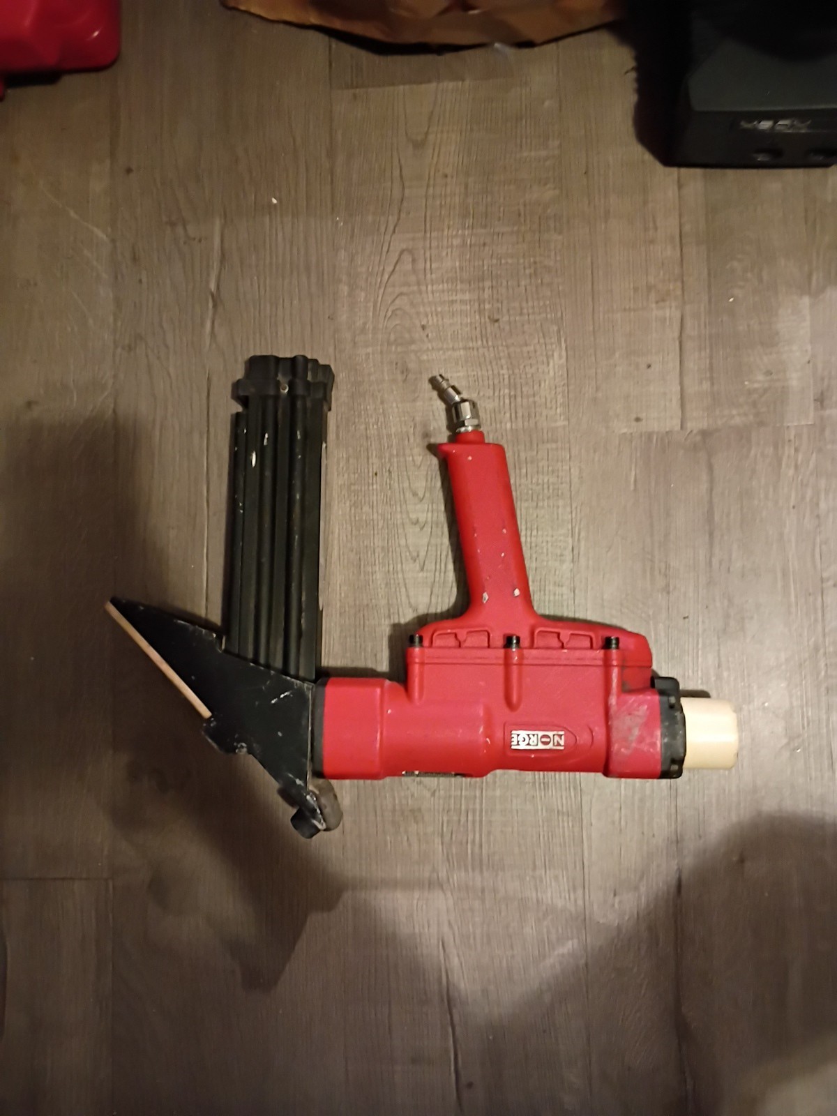 Norge Tool Co. 15-1/2 Gauge L Cleat Flooring Nailer #10029639