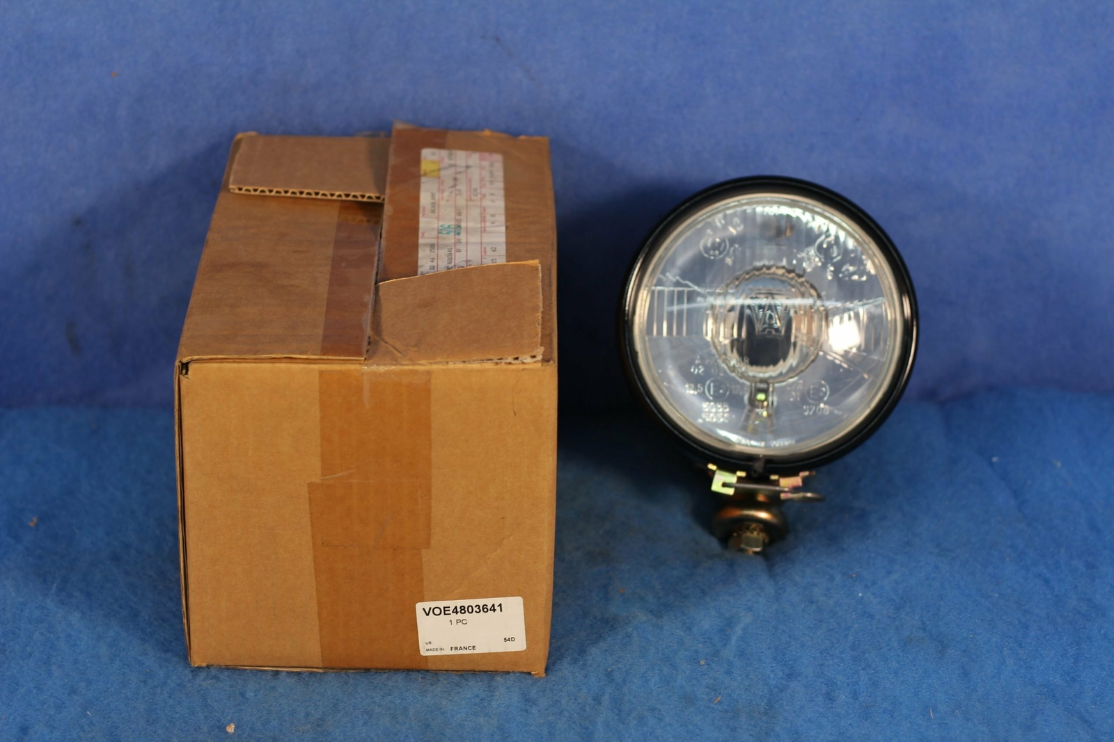 NEW VOLVO HEADLAMP VOE4803641 1 YEAR WARRANTY