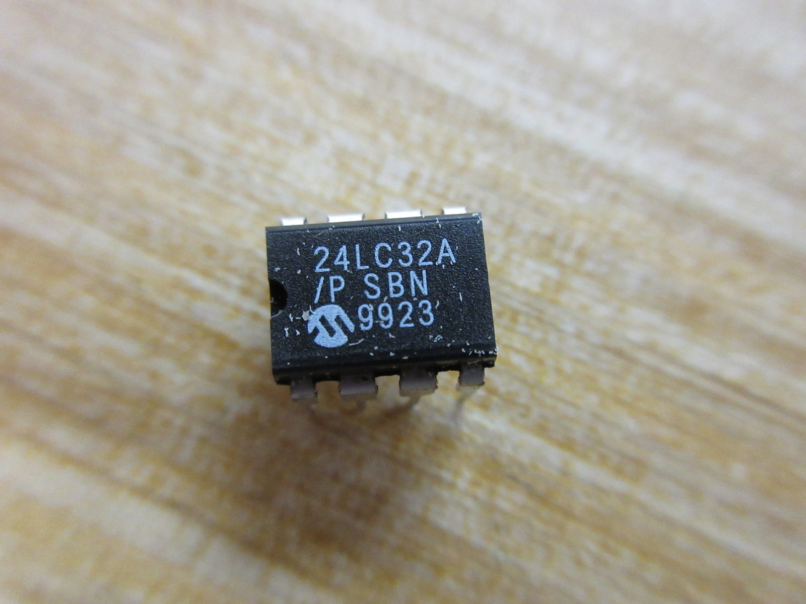 Microchip Technology 24LC32A/P Integrated Circuit (Pack of 15)