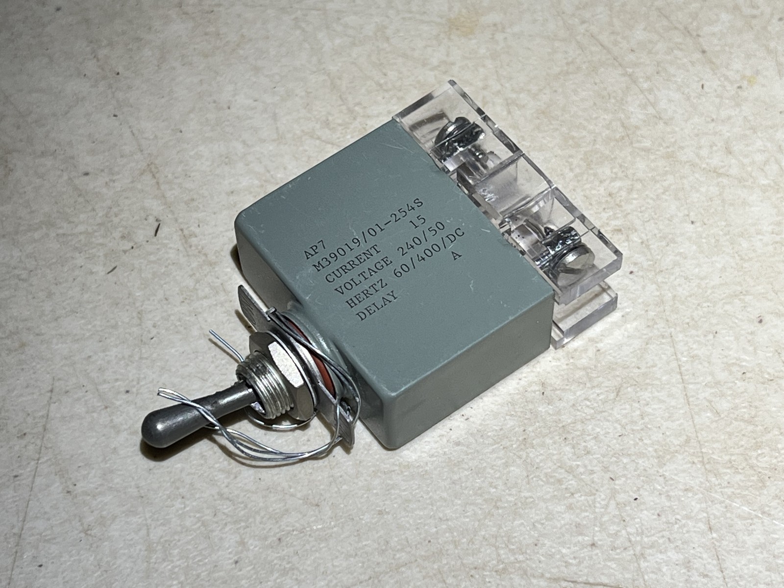 MO BRUSH M39019/01-254S CIRCUIT BREAKER