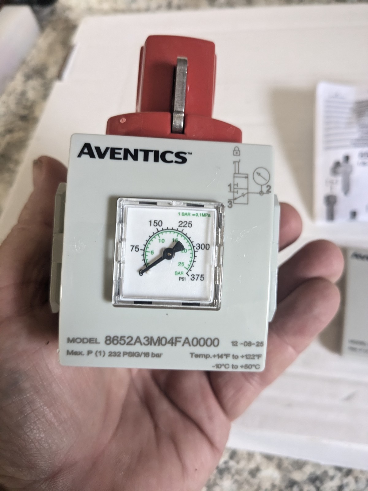 NUMATICS Aventics Shut Off Valve 1/2 in NPT, 1/2 in NPT 8652A3M04FA 232 psig New