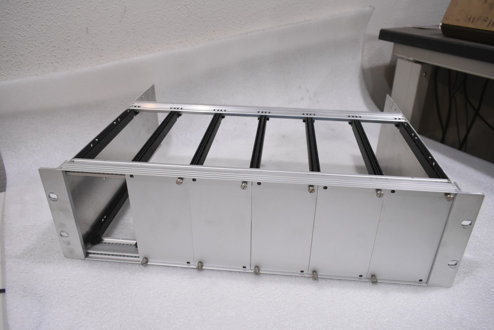RACK MOUNT CHASSIS 6 SLOT 13″ DEPTH X 19″ WIDTH X 5.25″ HEIGHT