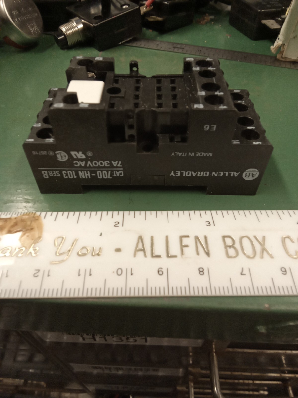 Allen-Bradley 700-HN103-B Relay Socket 14-Blade Din Rail Mount 300VAC 7Amp