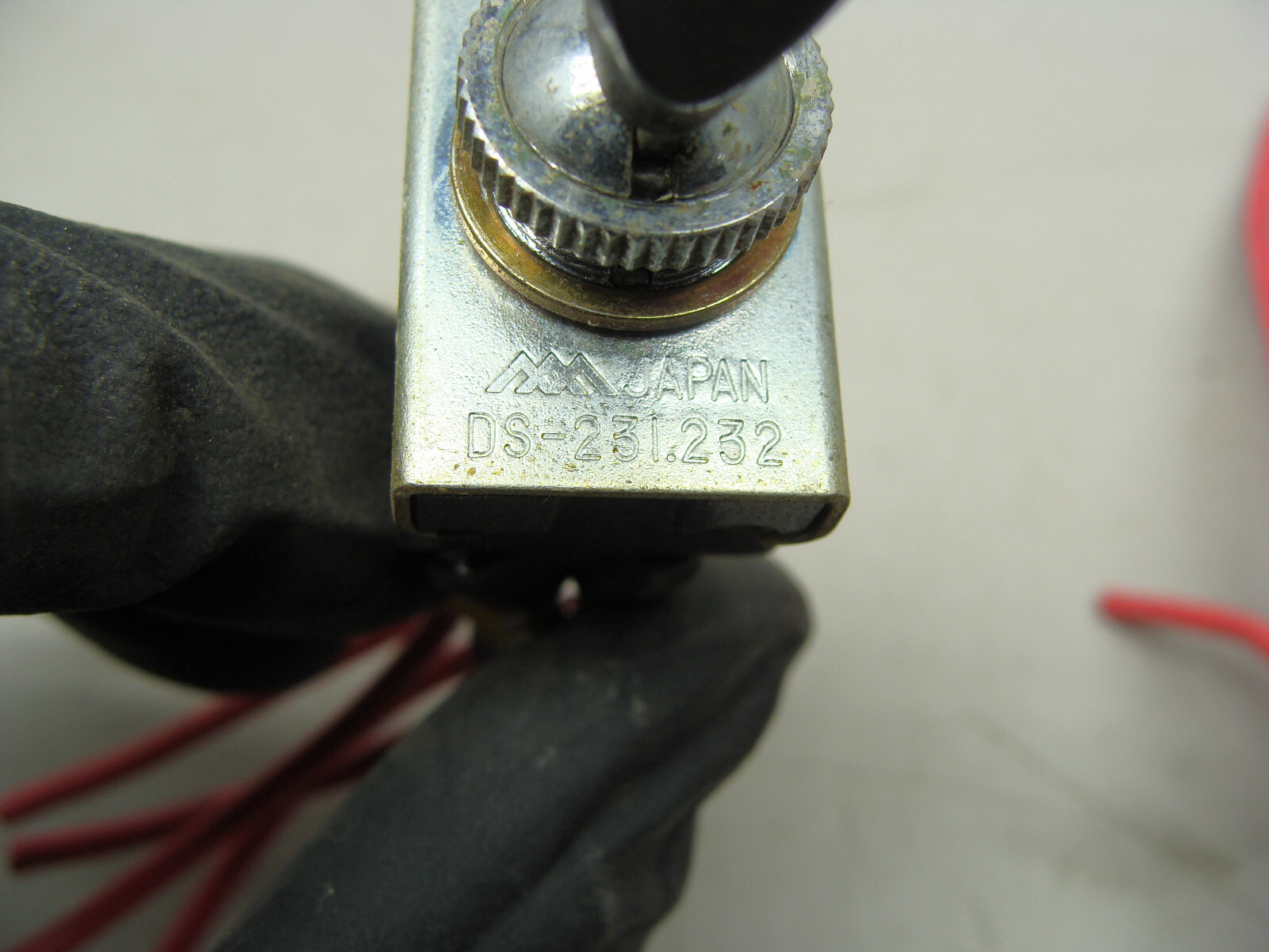 LOT OF 5 TOGGLE SWITCHES DS-231.232 6A 250VAC