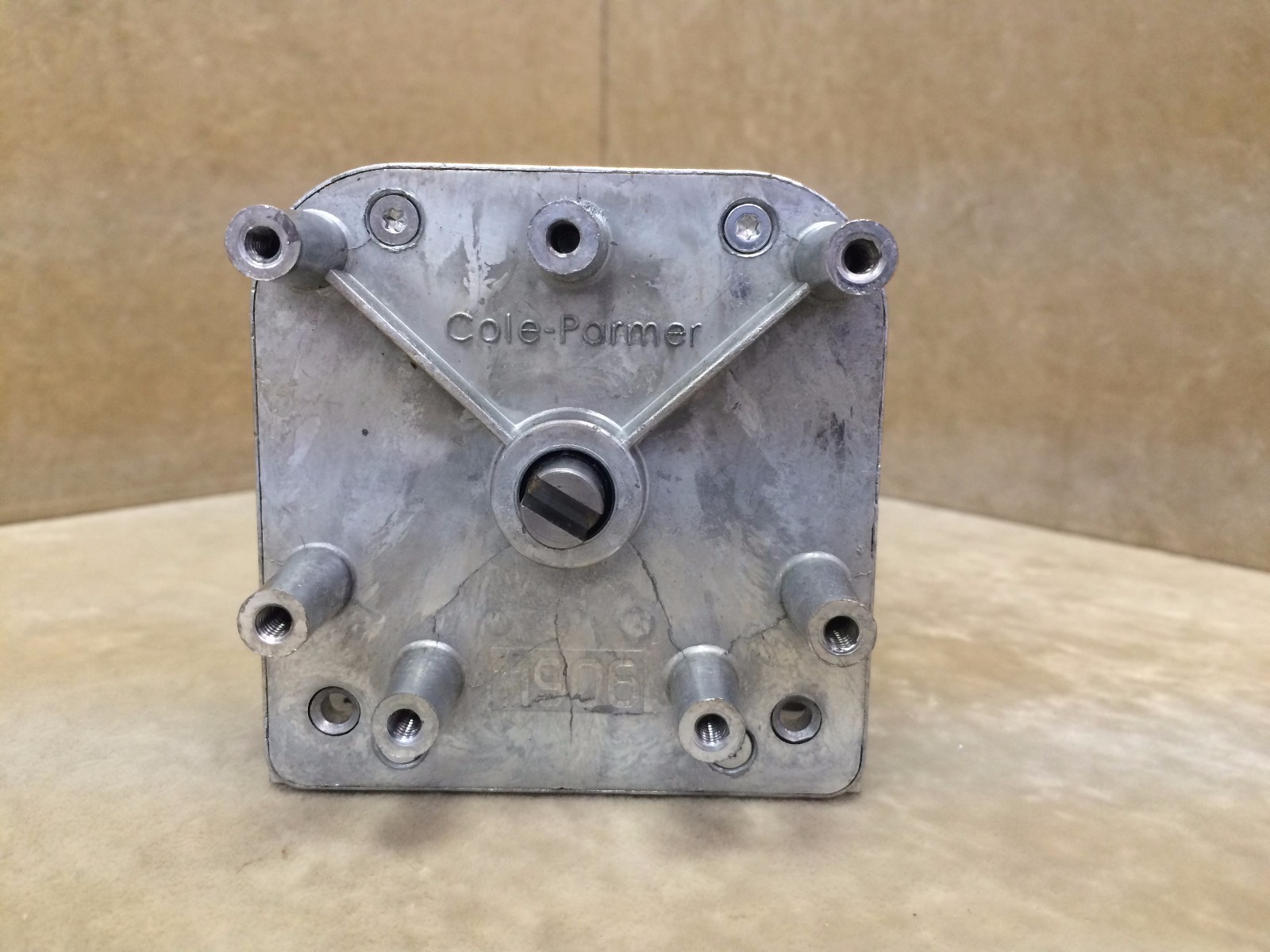 Cole Parmer, Fisher Scientific motor D-3138-4 – 12V – 150 RPM ( no pump)