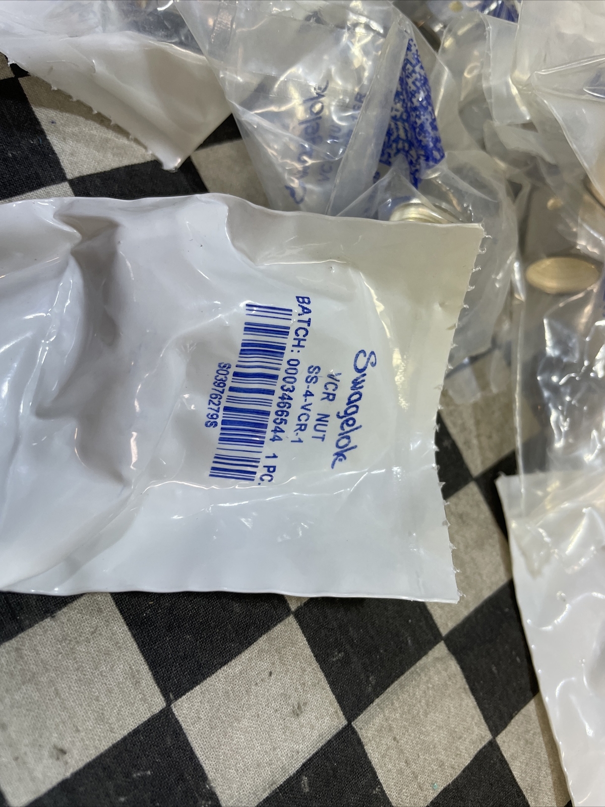 SWAGELOK SS-4-VCR-1, SS4VCR1, NUT 1/4″ VCR, LOT OF 15, SHIPSAMEDAY#1612V4