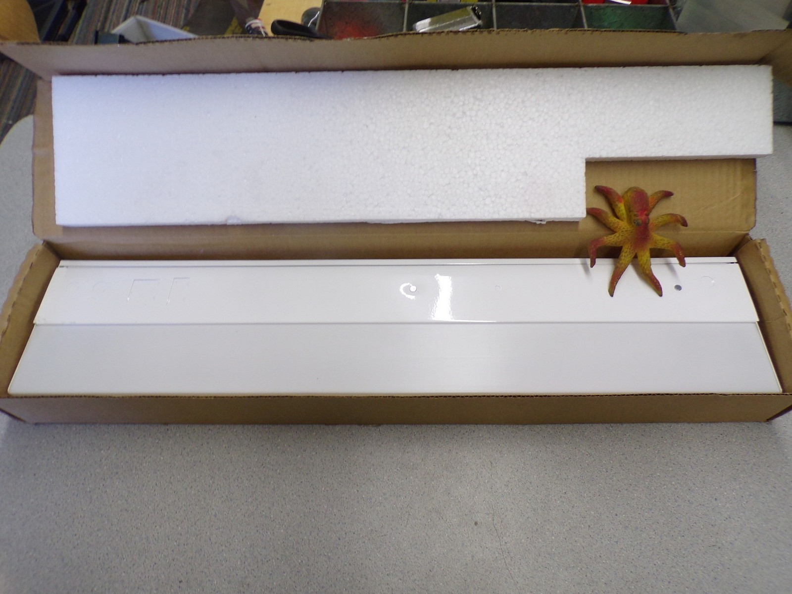 NEW Day Brite 8UC117W-UNC Light GLR1 7813 7064242 6 *FREE SHIPPING*