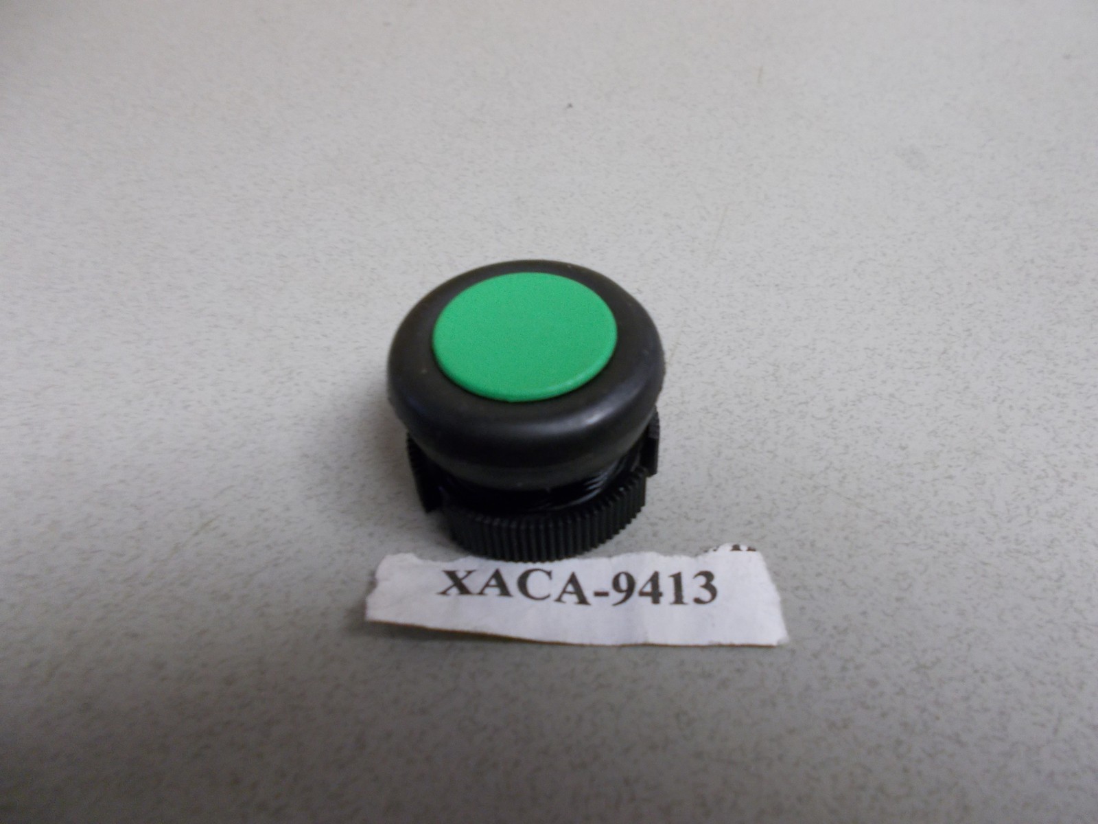 Telemecanique Green Push Button Head XACA-9413 *FREE SHIPPING*