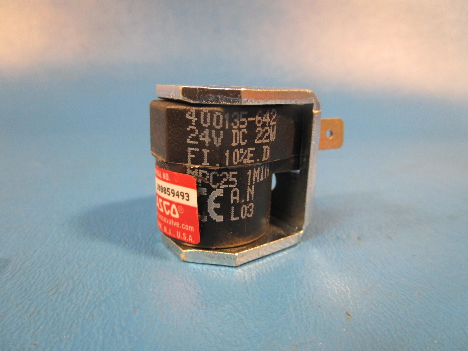 ASCO USF8257A001 0-125PSI AIR SOLENOID VALVE, 400135-642 24VDC 22W COIL