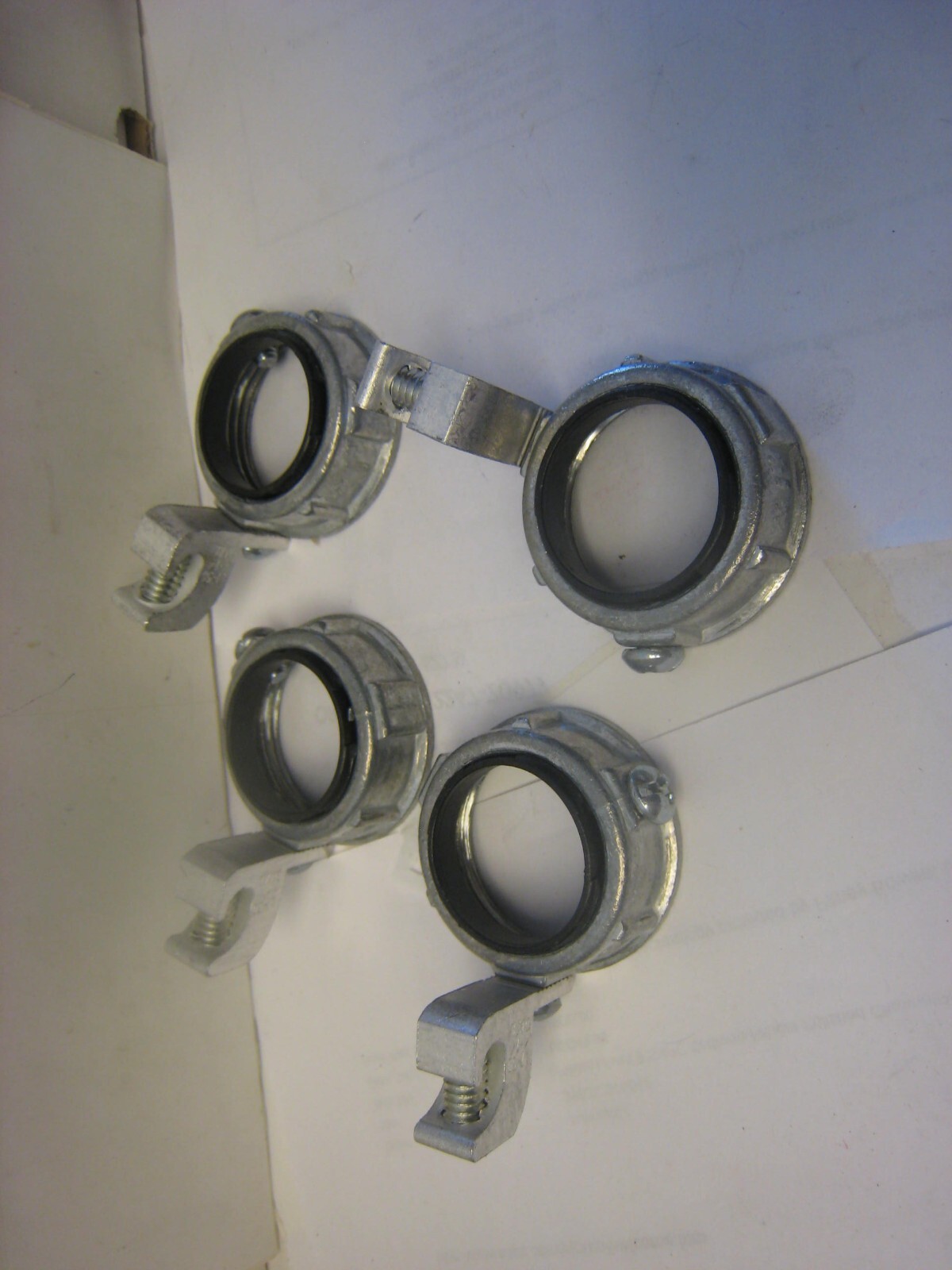 4 yes 4 pcs Topaz TOPZ333M 333M 1 IN MIGB 4-14 Alum- LAYIN Grounding Bushing