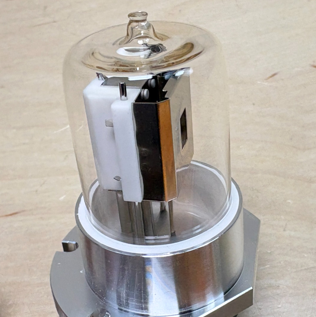 Hamamatsu L12269 X2D2 Deuterium Lamp