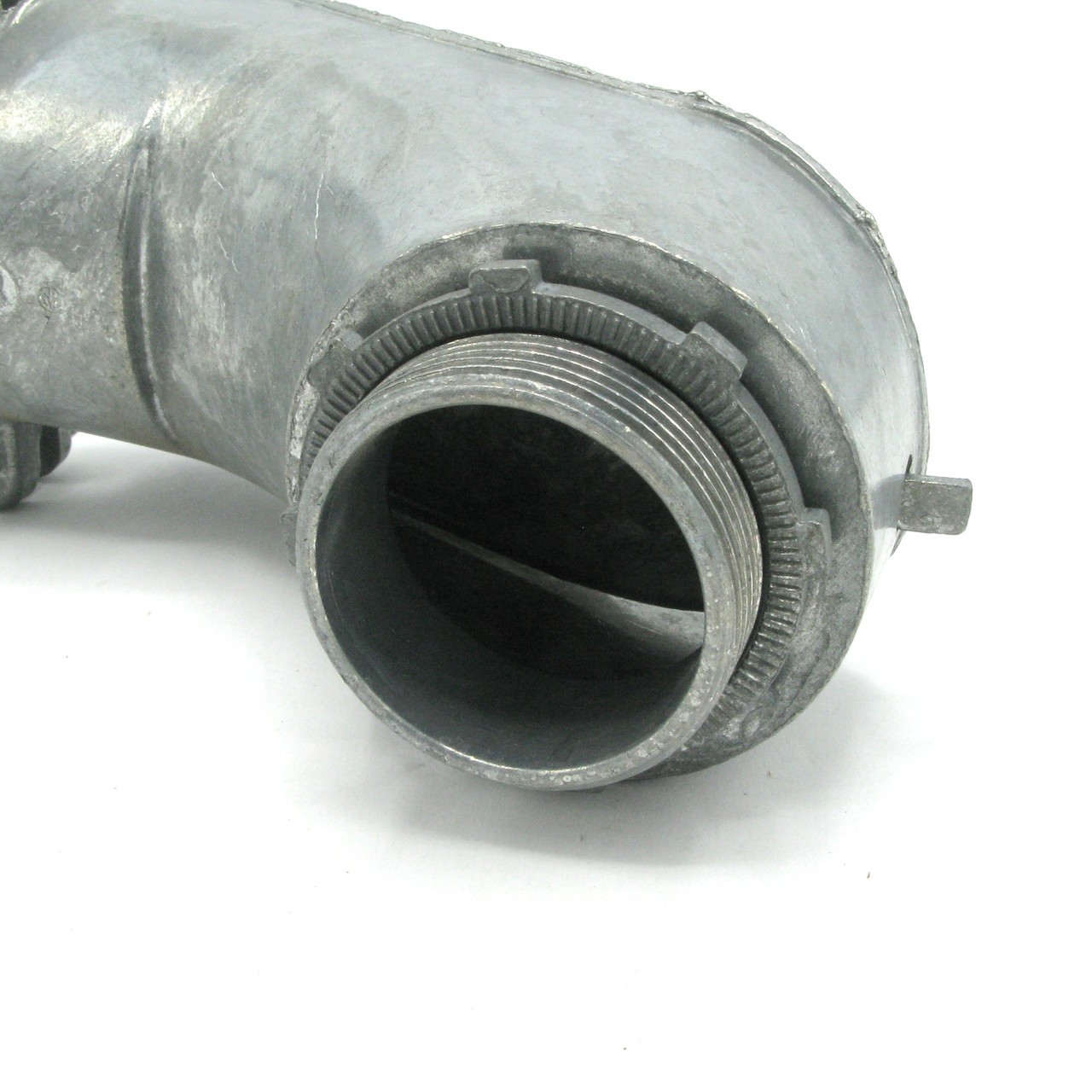 Flexible Metal Connectors 90-Degree Conduit Connector, 1-1/2″