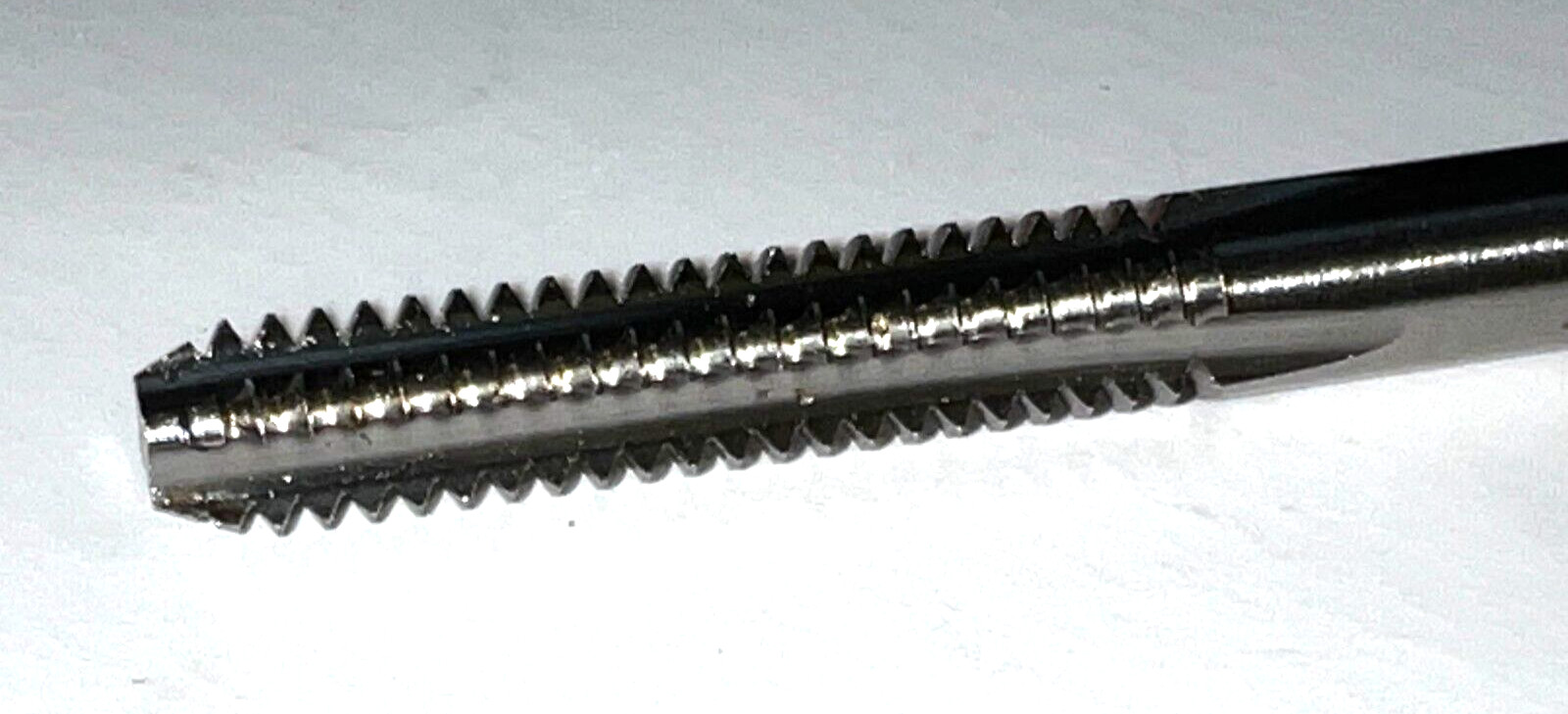 HERTEL BOTTOMING HAND TAP 4 FLUTE 02383891 #10-24 H3 1″ LOC 2-1/2″ OAL LOT OF 5