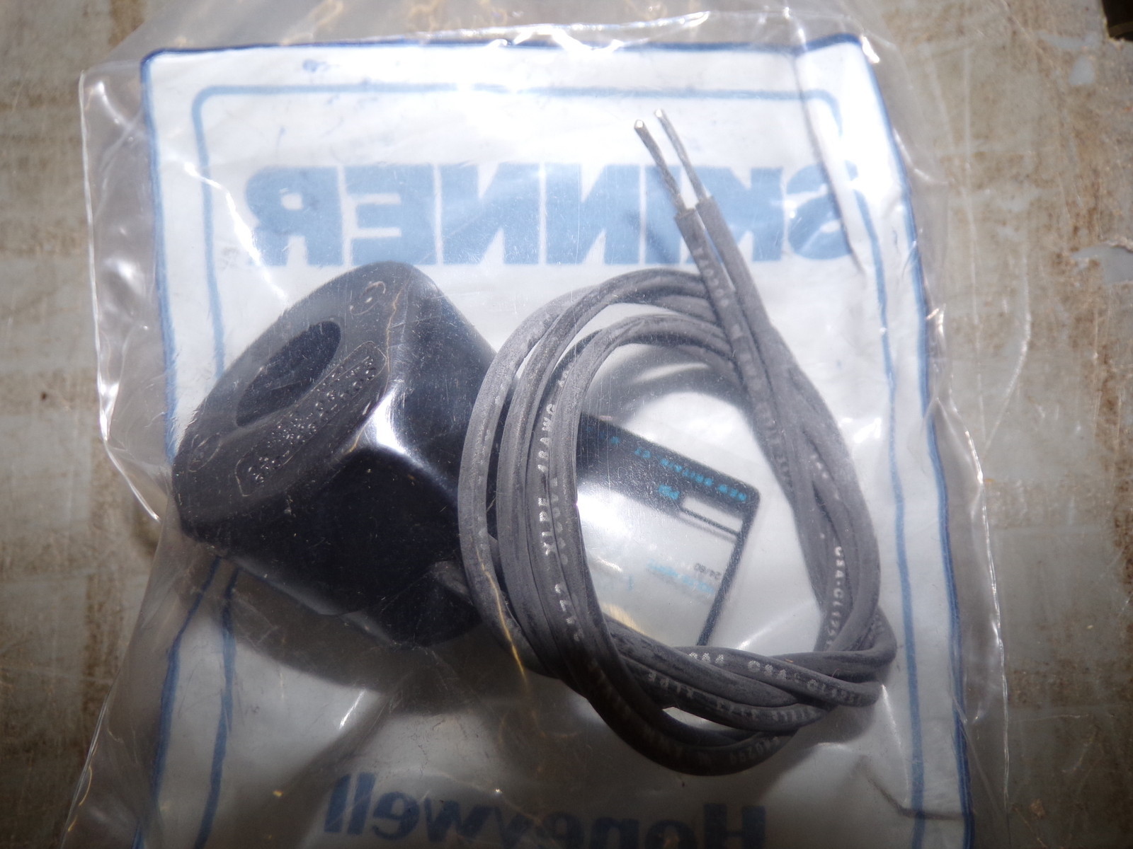 NEW Honeywell 1AB24BW UT1 Skinner Valve *FREE SHIPPING*