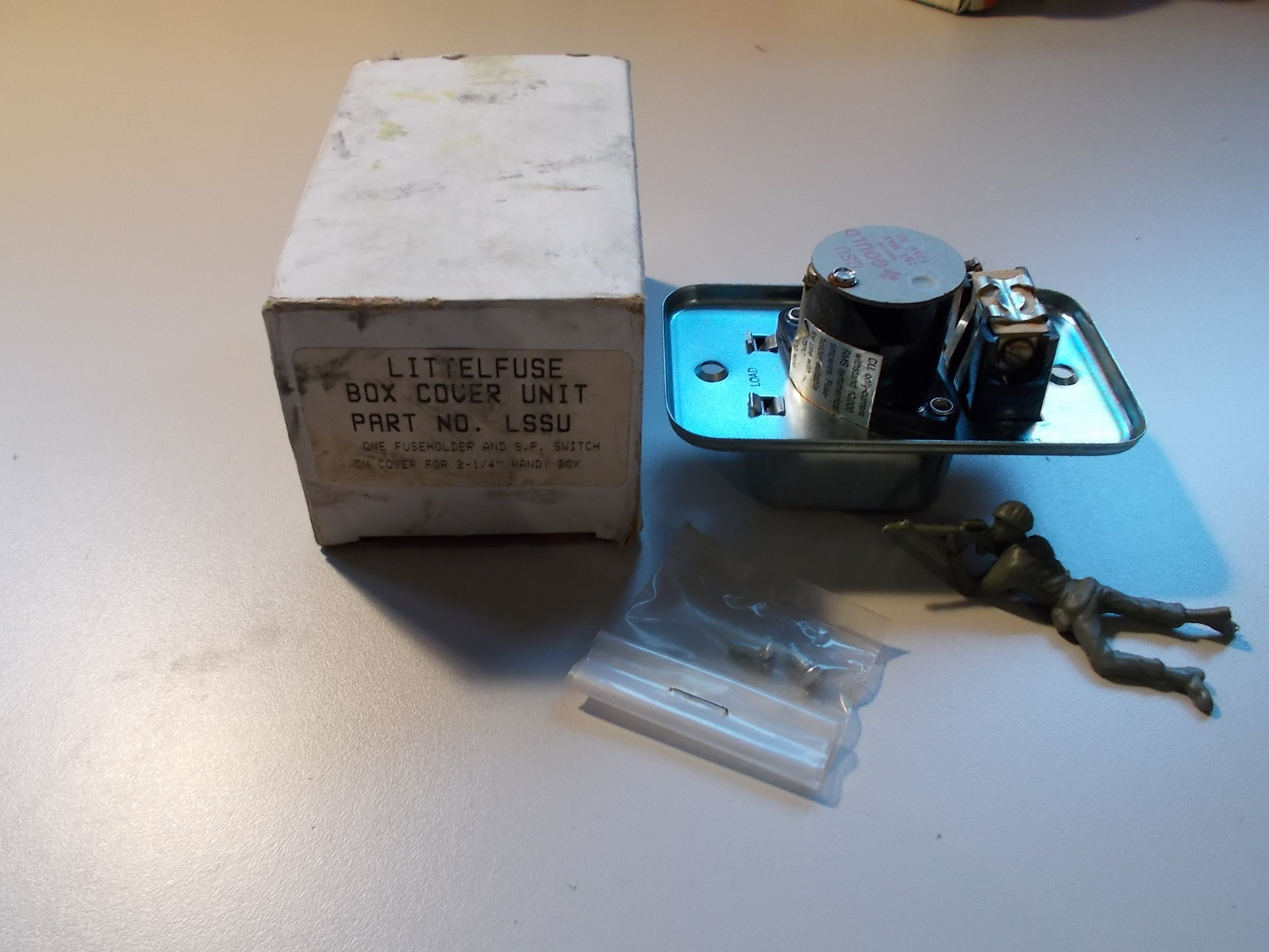 NEW Littelfuse LSSU 671D On/Off Toggle Switch Box Cover Unit *FREE SHIPPING*